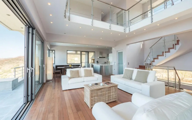 Villa Isidora - Stunning Stylish 3-bedroom Villa