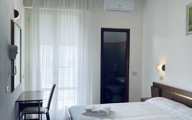 Hotel Sara - One Guest Room - N 1