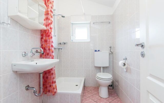 Beautiful Apartment in Vir With 1 Bedrooms and Wifi