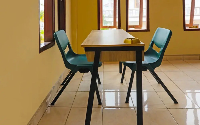 OYO 92195 Pelangi House 789 Syariah