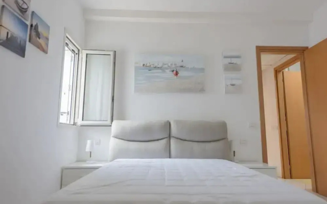 Lovely Flat With Modern Furnishings - Beahost