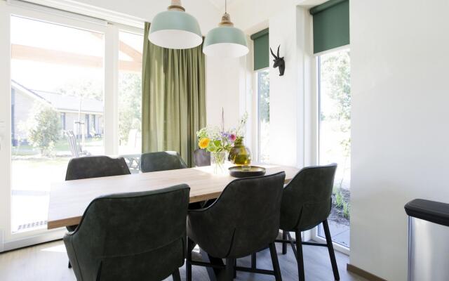 Attractive Bungalow with Covered Terrace near Veluwe