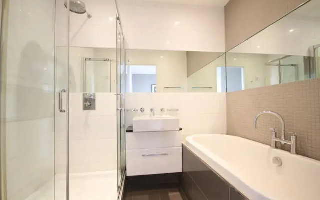 Pearse Street Luxury Sleep 6