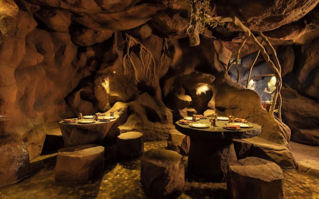 The President Hotel Kumara Park