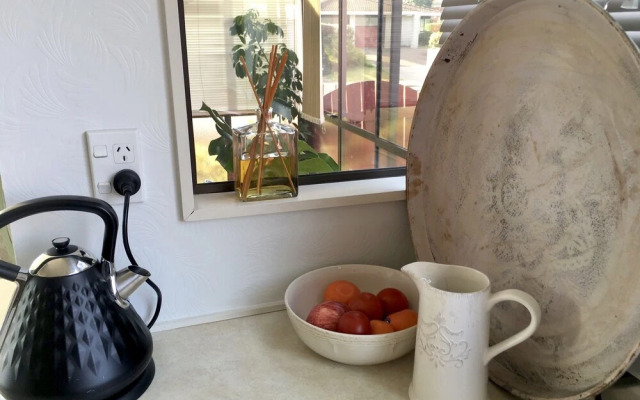 Sunny Holiday Home Near the Beach