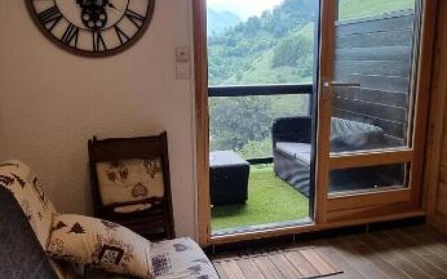 Studio Uissan Pour 5 Personnes a Cote Des Pistes