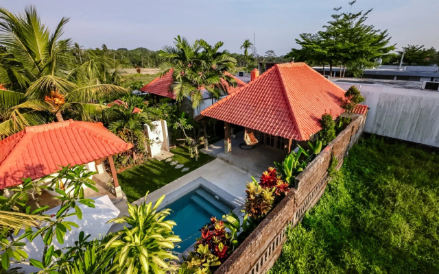 Nyaman Villas by EVDEkimi - Romantic escape among rice fields with Pool, Terrace