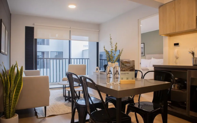 w Peaceful 1BR w/ Perfect Balcony in Miraflores