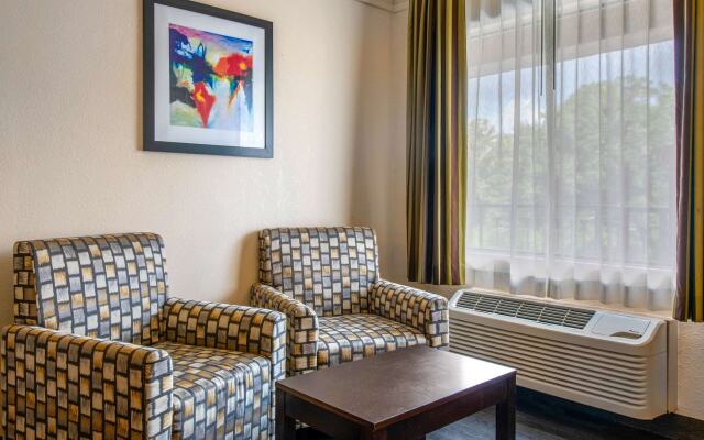 Quality Inn & Suites Jacksonville-Baymeadows