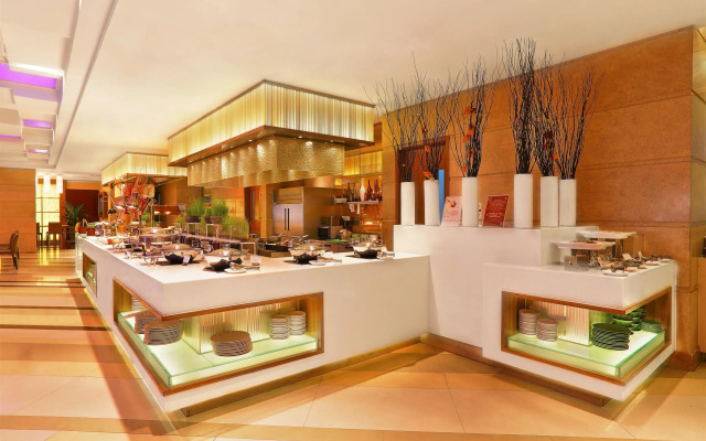 Sheraton Chengdu Lido Hotel