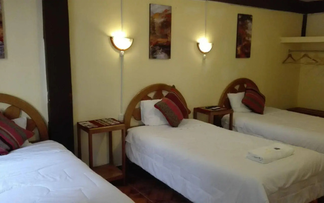 Condor Palace Hostal
