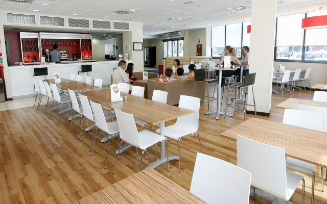 Travelodge Valencia Aeropuerto