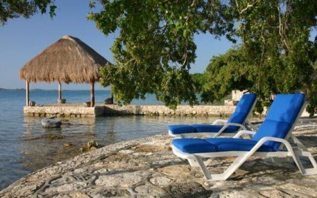 Bacalar Lagoon Resort