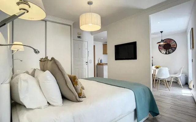 Cosy Central by Atlantic Holiday