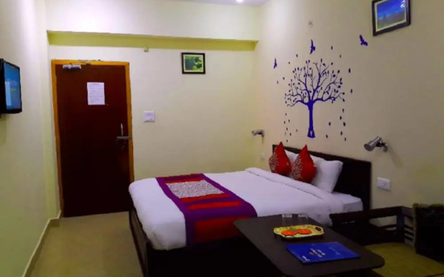 Hotel Avlokan - Near Kainchi Dham Mandir