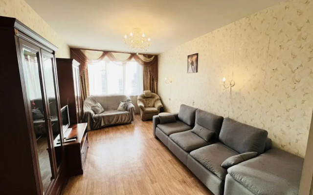 Саквояж на улице Батурина 40