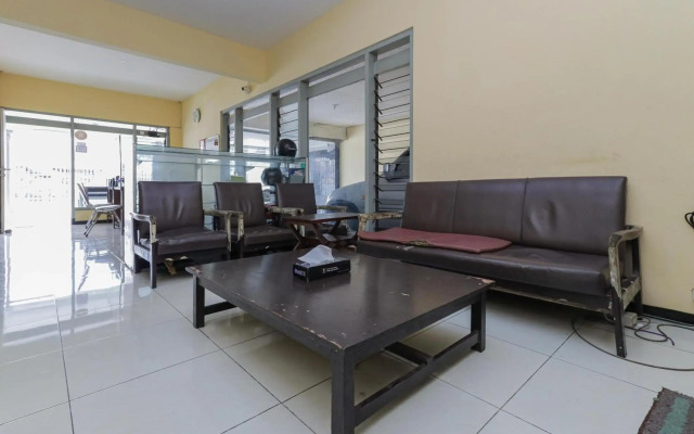 OYO 1289 Cbr Residence