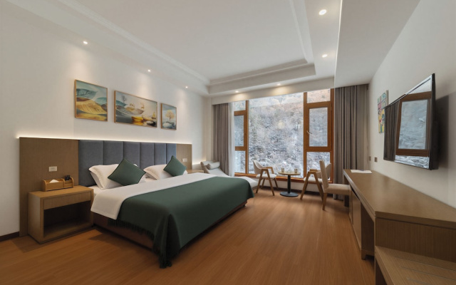 Lixian Bipeng Shiguang Hot Spring Hotel