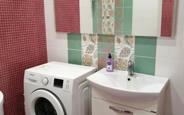 Lux Apartments на набережной Дубровинского 76