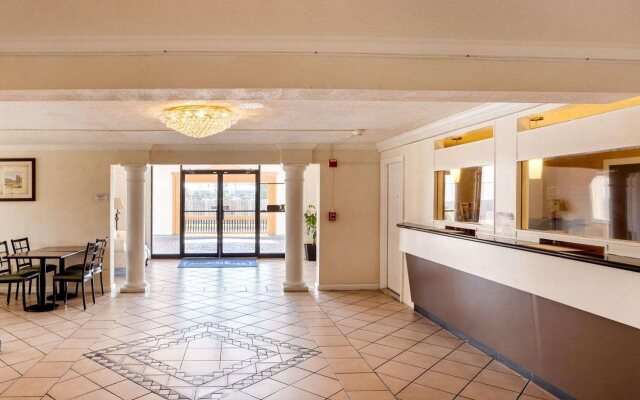 Rodeway Inn & Suites