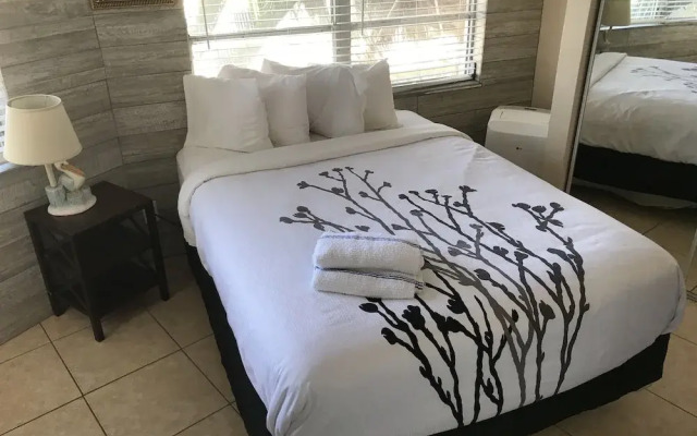 Schooner Hotel