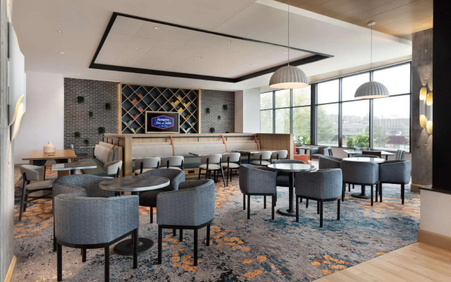 Hampton Inn & Suites Watertown Boston