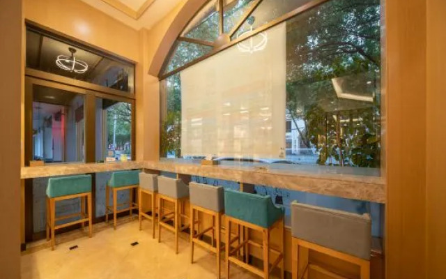 Huadu International Hotel