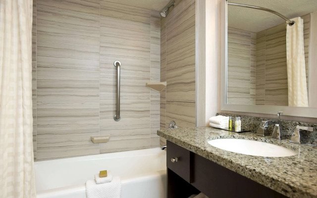 DoubleTree by Hilton Denver - Aurora