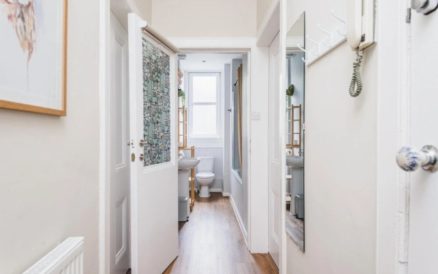 NEW Sleek 1BD Edinburgh City Centre Stay