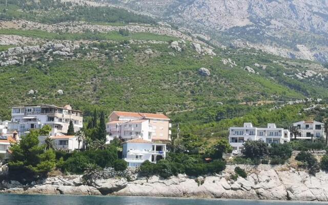 Apartments Tri Palme