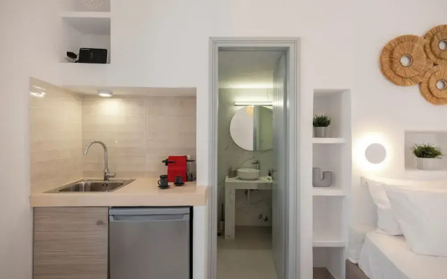 M&M Paros Studio