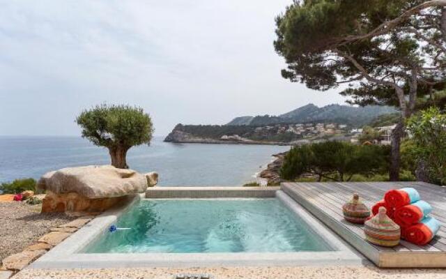 Sea Front Villa with Access Mallorca 8 Pers