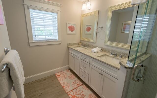 Tiki Beach Apartment 6