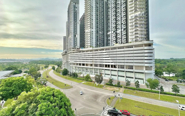 Afiniti Residences Medini by Stayrene