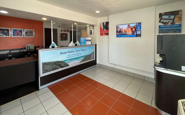 Studio 6 Galveston, TX