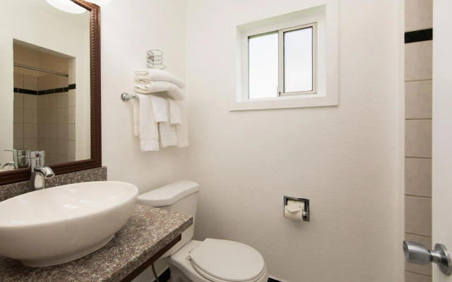 Travelodge by Wyndham Merced Yosemite