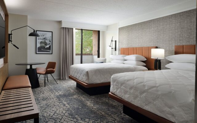 Sheraton Grand Rapids Airport Hotel