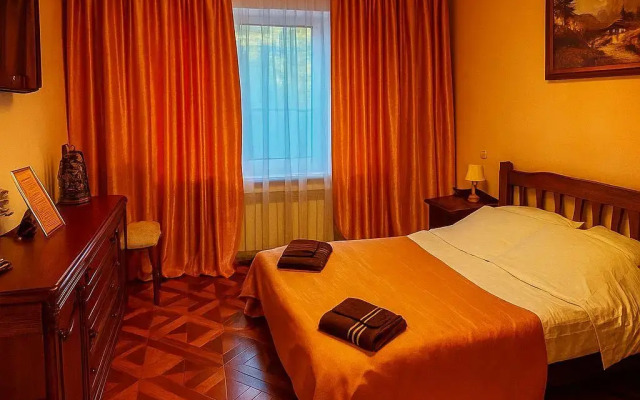 Хомяковское подворье