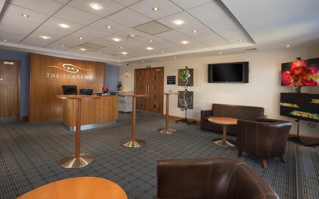 Holiday Inn Manchester-Central Park by IHG