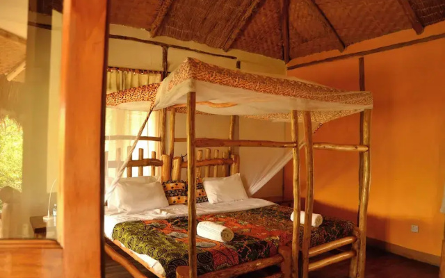 Topi Lodge