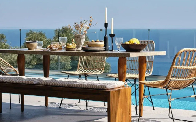 Thea lux natur villa