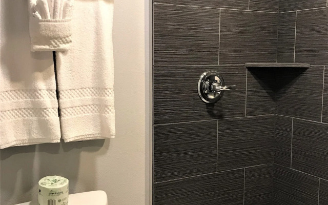 Starfish Manor Oceanfront Hotel