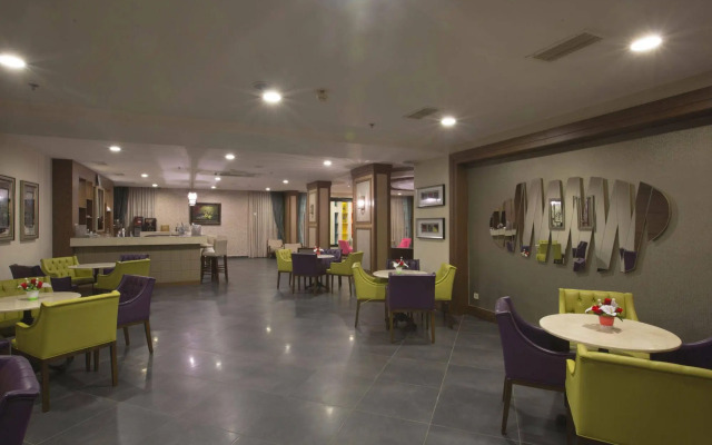 Insula Resort & Spa