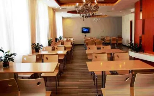 Towo Shangpin Hotel (Hanzhong Shaanxi University of Technology)