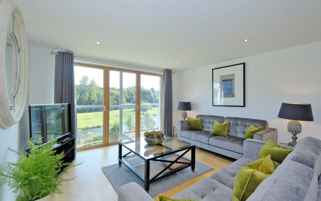 Modern two Bedroom Aberdeen Apartment With River Views
