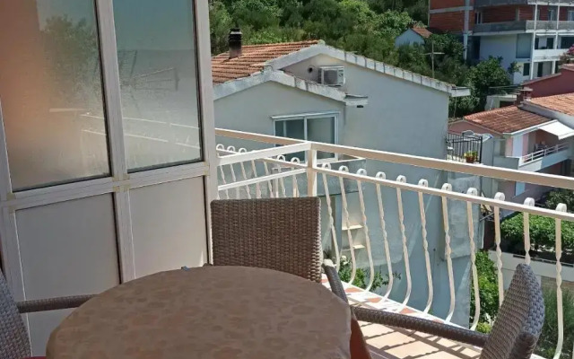 Apartments by the sea Podgora, Makarska - 2593