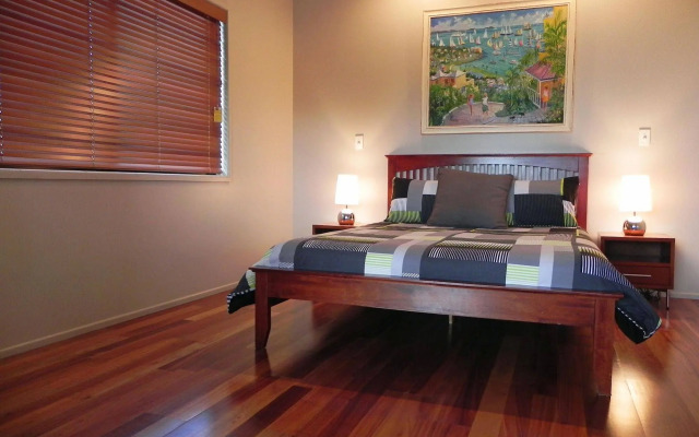 Airlie Waterfront Bed & Breakfast