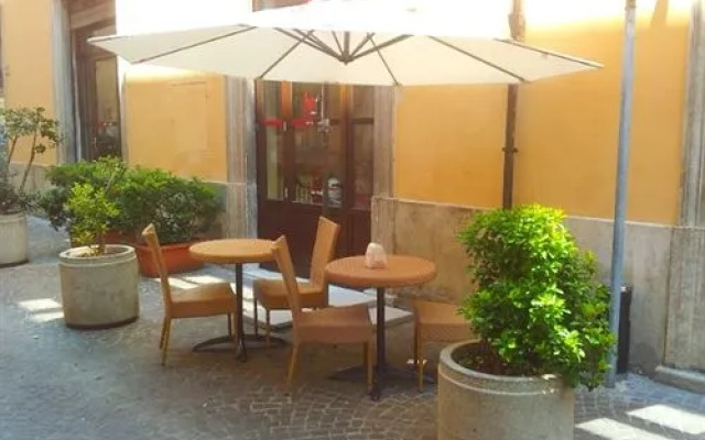 Stella CasaBono (B&B)