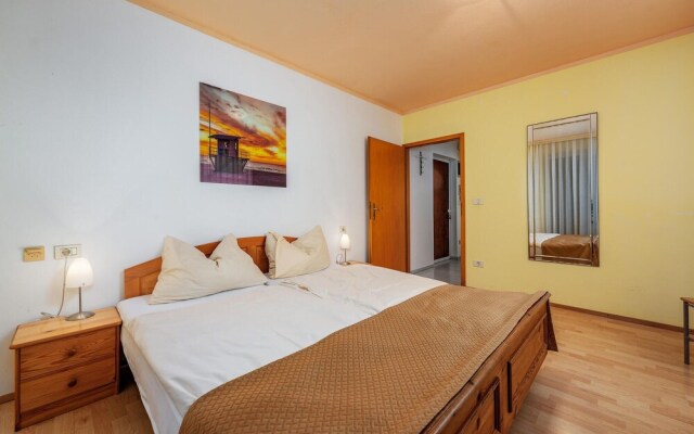 Nice Apartment in Umag With Wifi and 1 Bedrooms