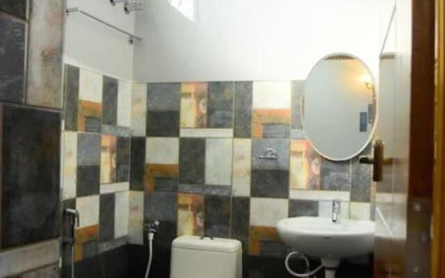 Sri Apartment 2BHK For Familys Couples Parking A1